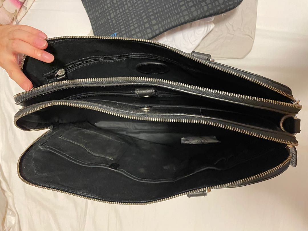 Fossil laptop briefcase bag, Men's Fashion, Bags, Briefcases on Carousell