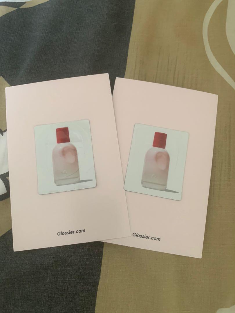 Glossier hotsell perfume sample