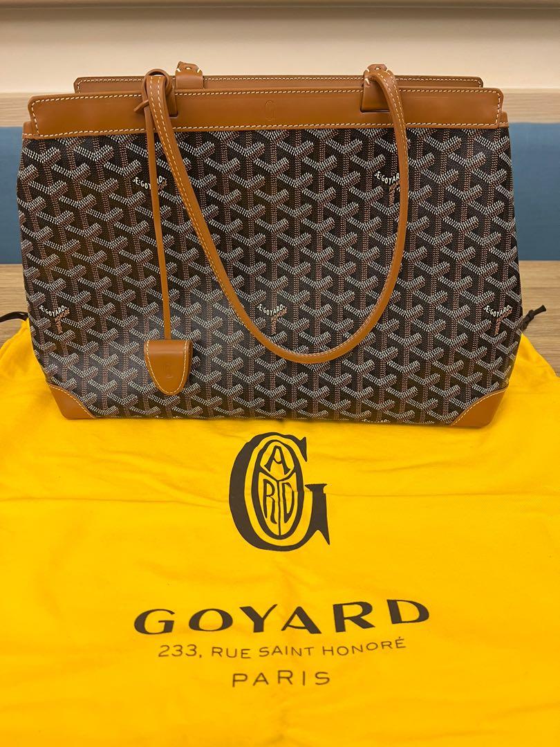 Goyard Sac Bellechasse Biaude PM Yellow ▪️Php 90k ▪️Rating: 9.5/10  ▪️Condition: Good as new with mild unnoticeable cracks at the base of…