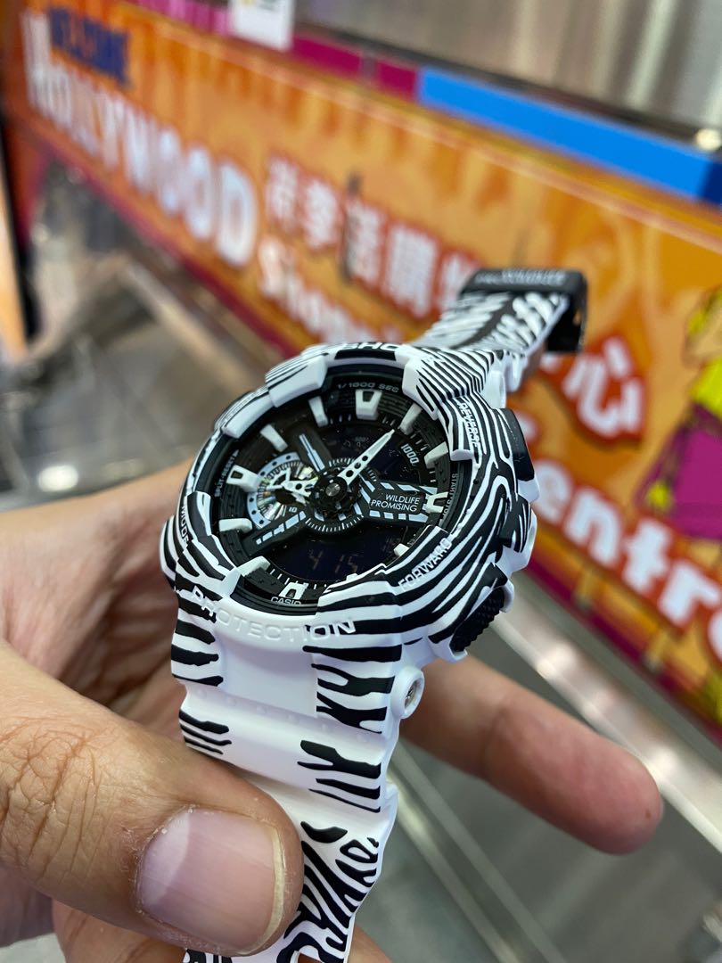 腕時計(デジタル)新品未使用品  CASIO  G-SHOCK GA-110WLP-7