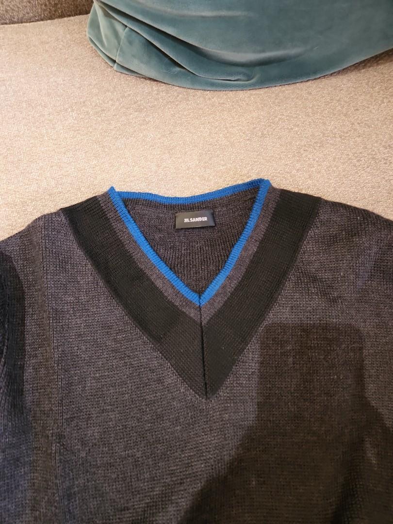 Jil Sander sweater 100% wool （分類：外套及戶外衣服）位於 Hong Kong。 由 theonion444 提交（商品編號 1155426285，圖片 2）。簡介： Made in Italy Size 46。