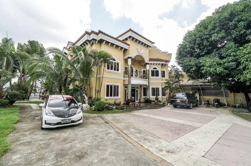 J.P. 10BR 3 Storey Grand Mansion For Sale in Loyola Grand Villas