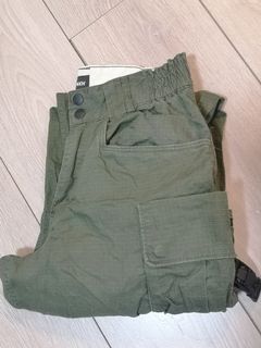 （分類：）位於 。 由 helmutbruce 提交（商品編號 1155462490，圖片 1）。簡介： 。
