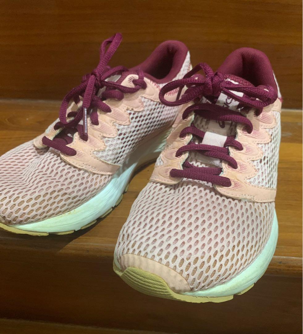 RTP 150 ASICS Roadhawk Marathon Running Shoes Sneakers in Pink Maroon