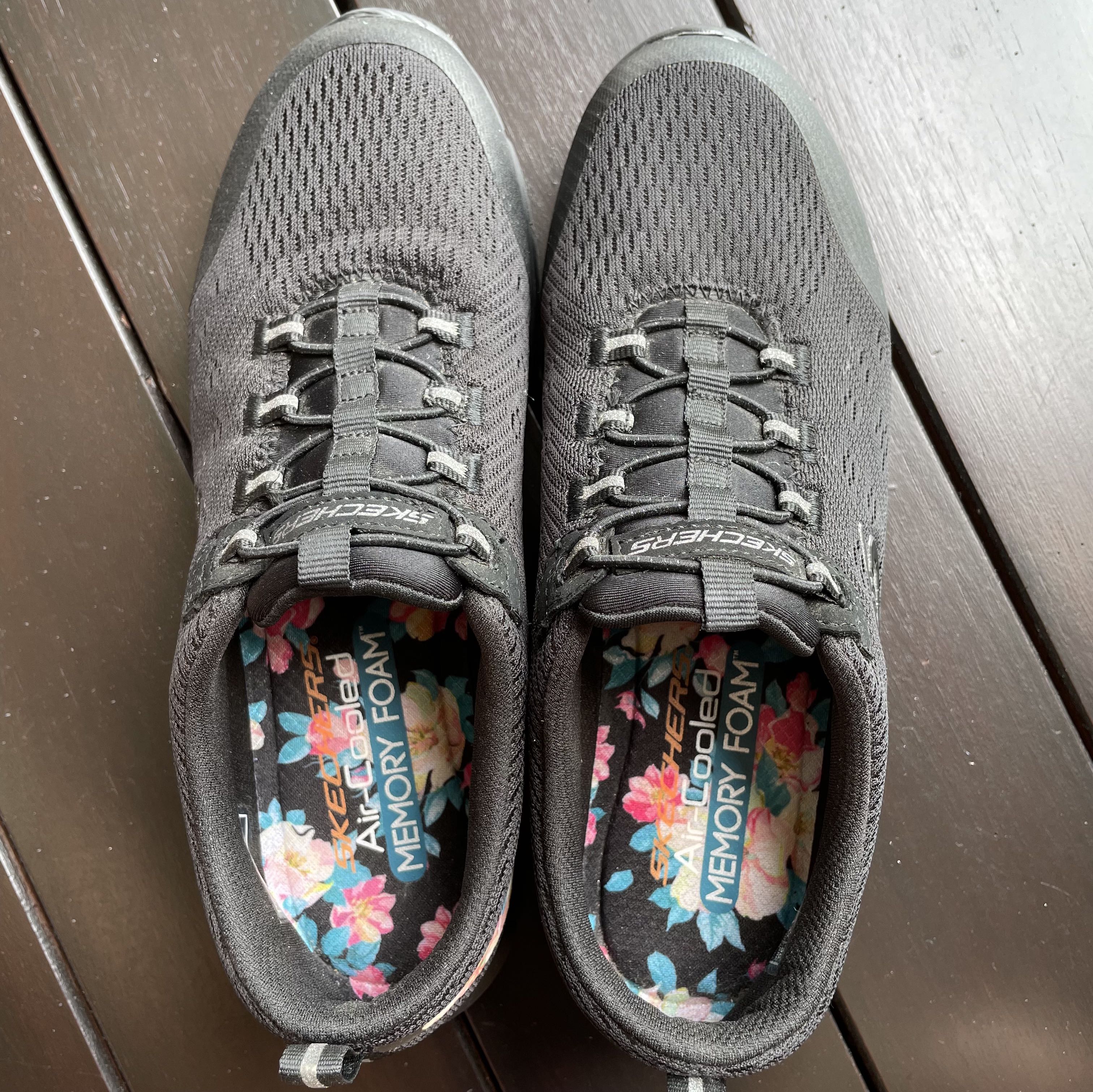 Floral skechers memory foam outlet