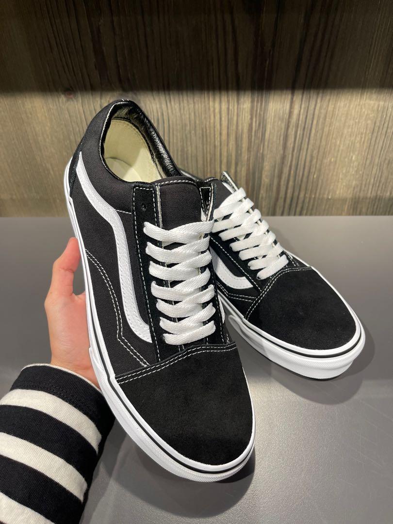 Classic black online and white vans