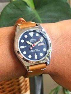 Vintage Seiko 5 MODDED  17 Jewels Cal.7009A Automatic watch.