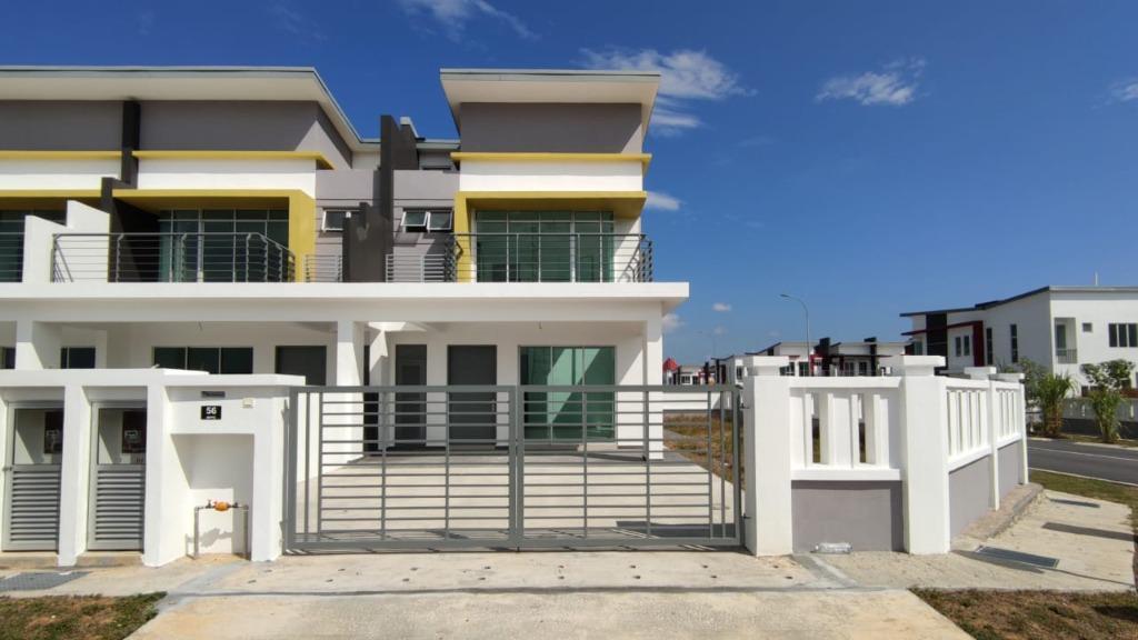 [WTR] Double Storey Bandar Springhill Port Dickson, Property, Rentals