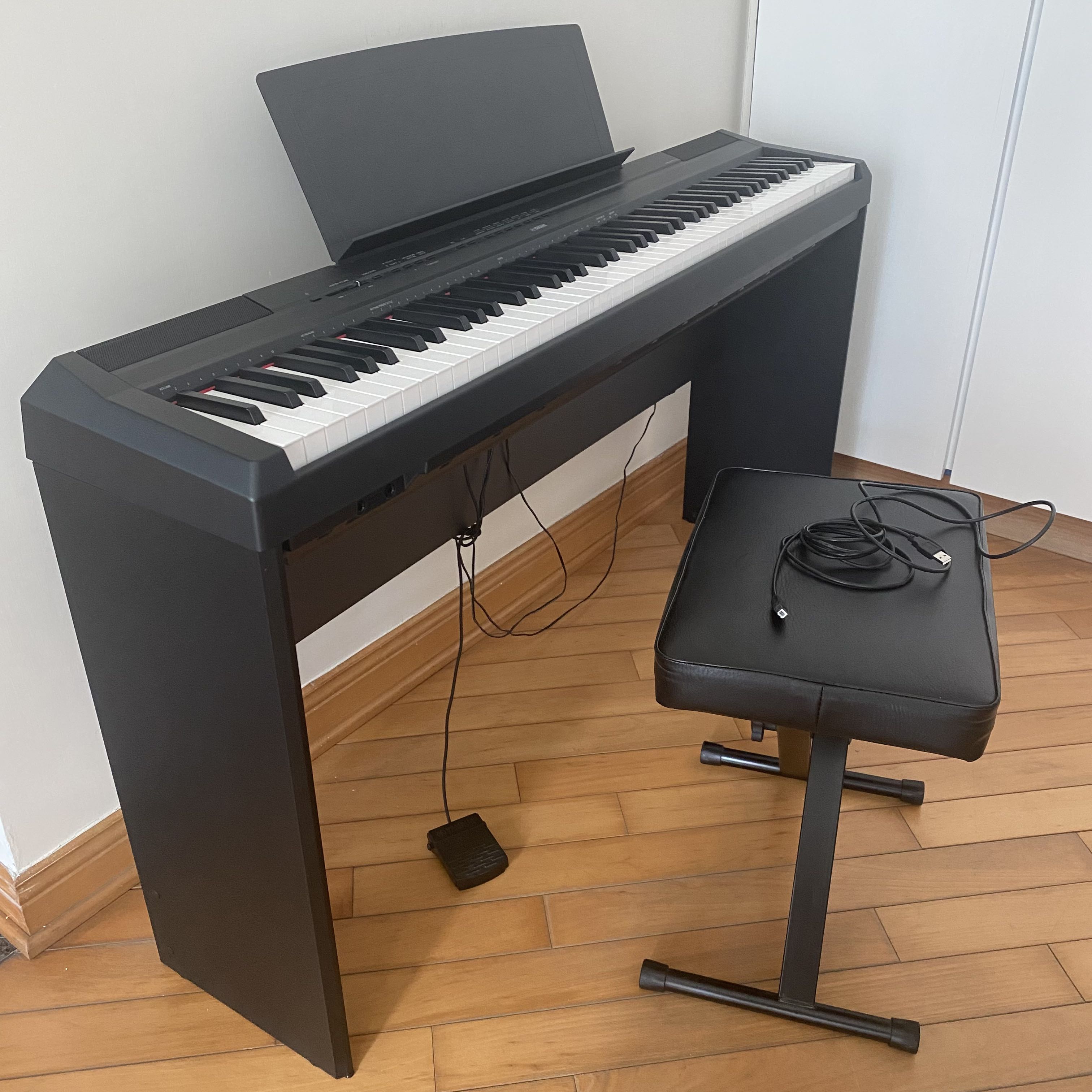 Yamaha P115 with original stand, stool & pedal, 興趣及遊戲, 音樂樂器 & 配件, 樂器 Carousell