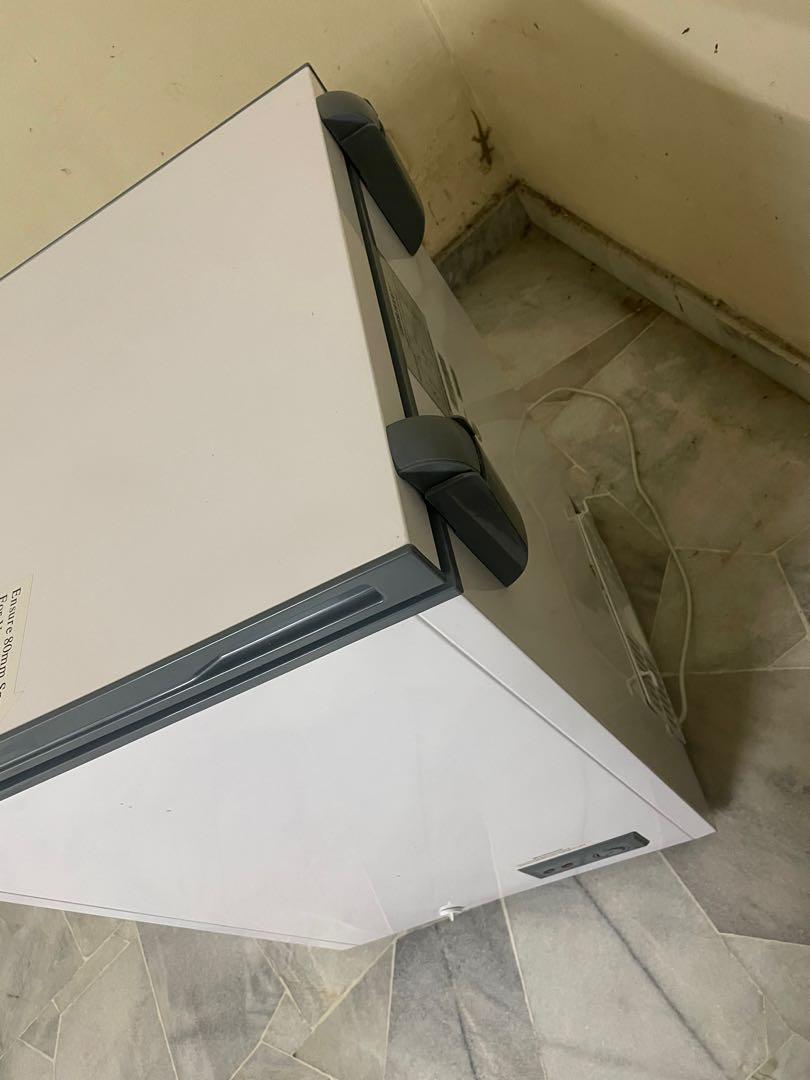 (130 LITRE) Berjaya Premium Chest Freezer BJYCFSD100AR6 (White), TV