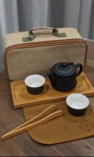 黑釉攜帶式茶具組 一壺兩杯附茶盤