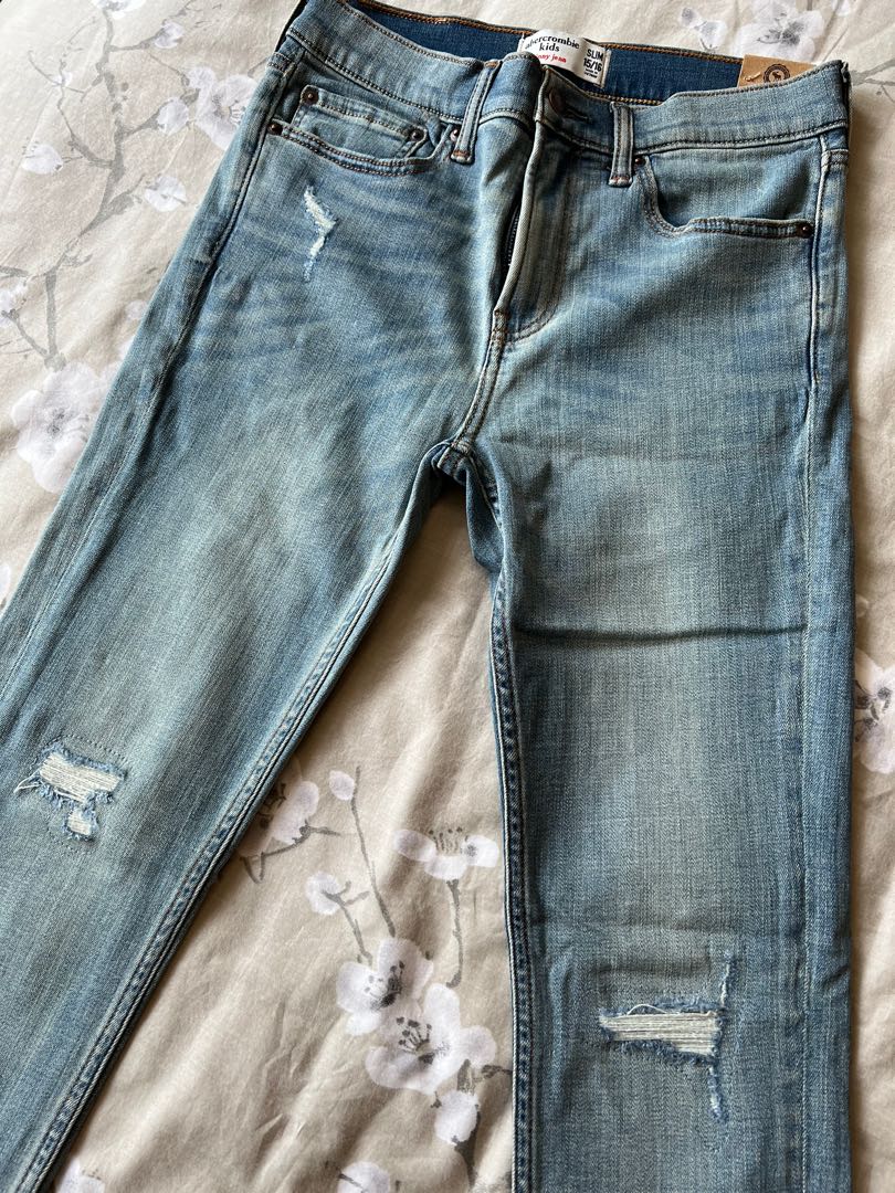 BNWT Abercrombie super skinny denim 