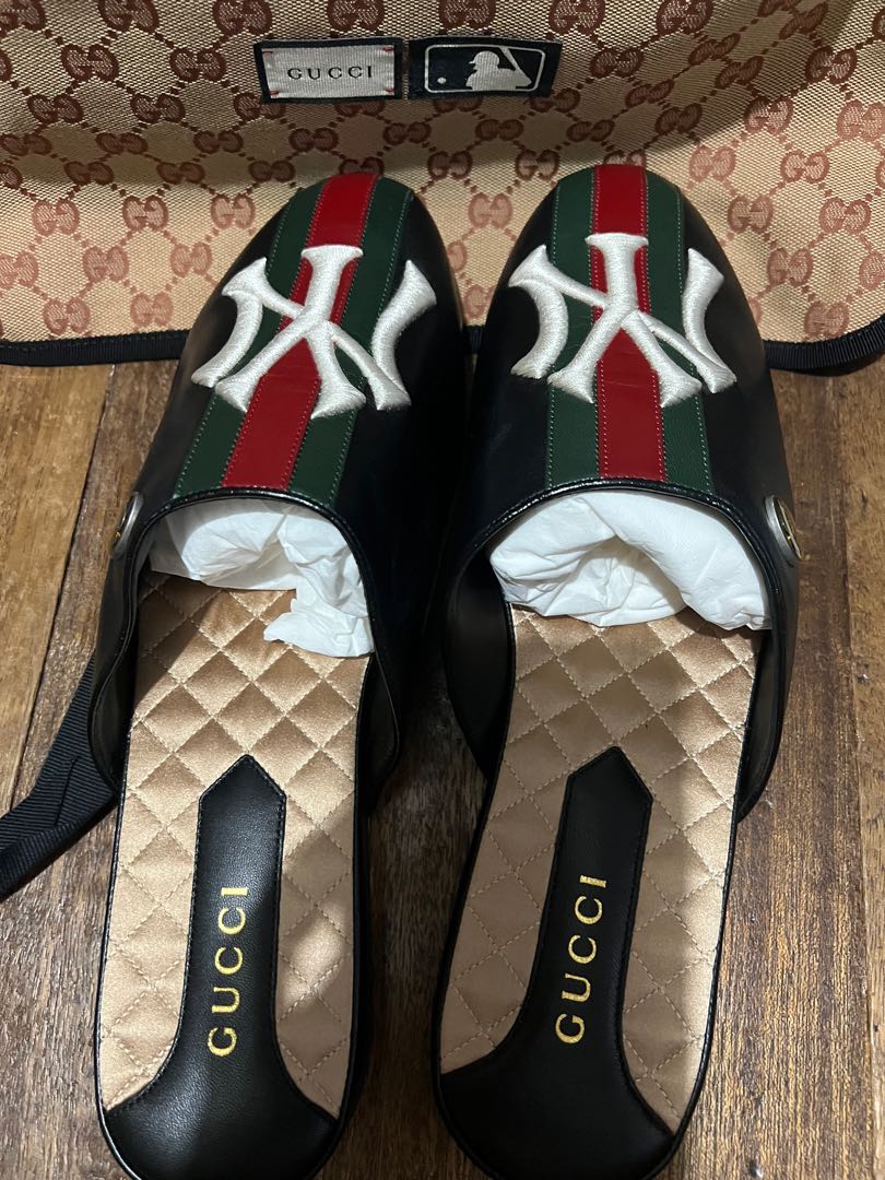 Gucci store yankee slippers