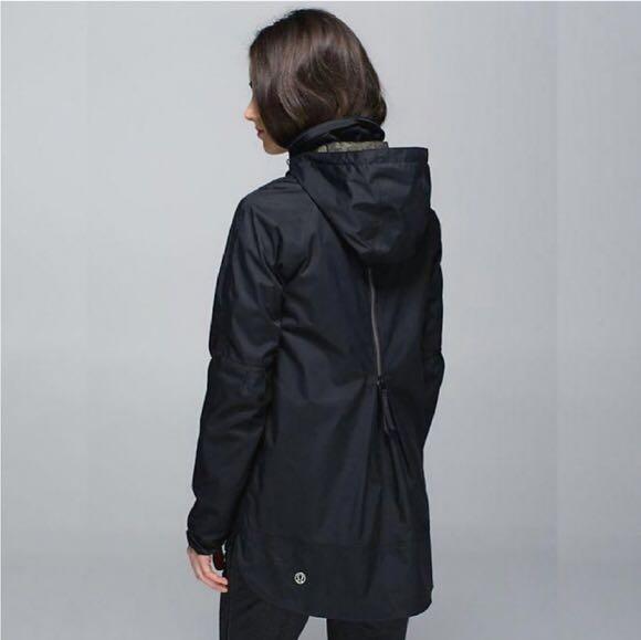 Lululemon drizzle jacket top