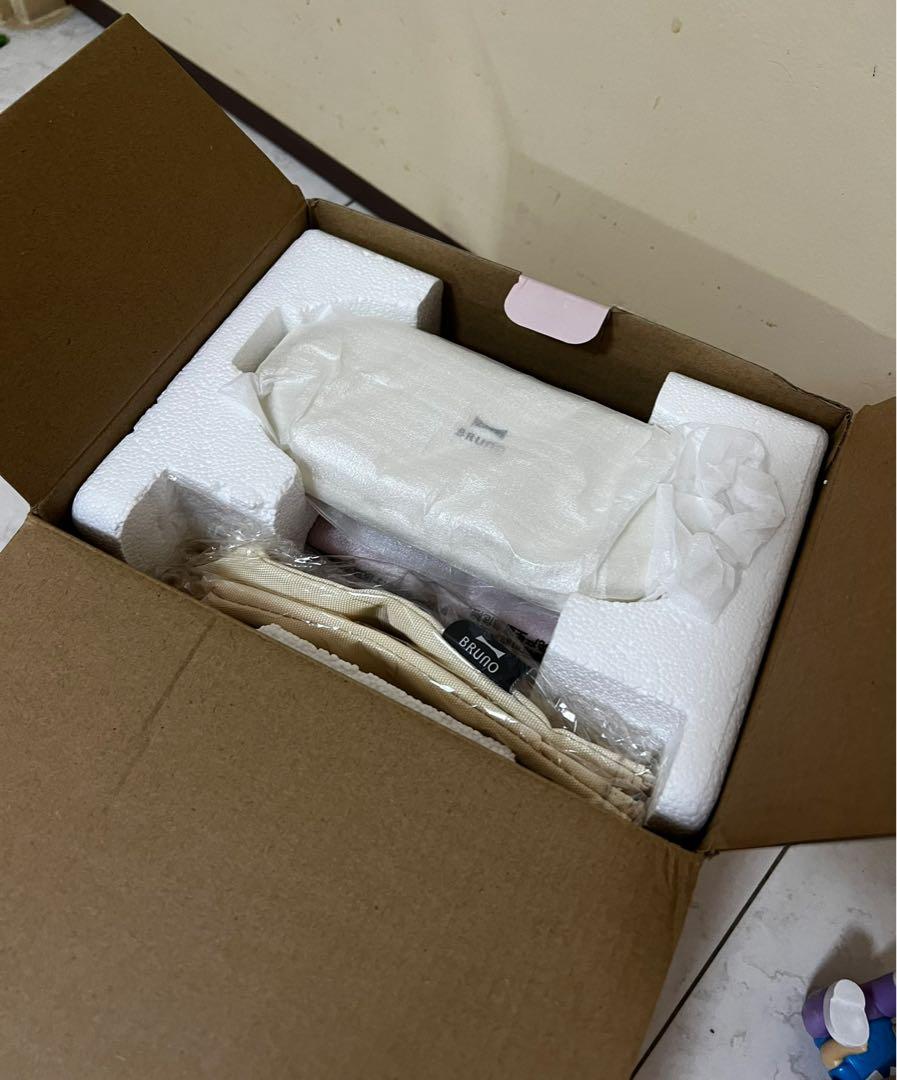 Bruno Lunch Box Warmer pink, Everything Else on Carousell