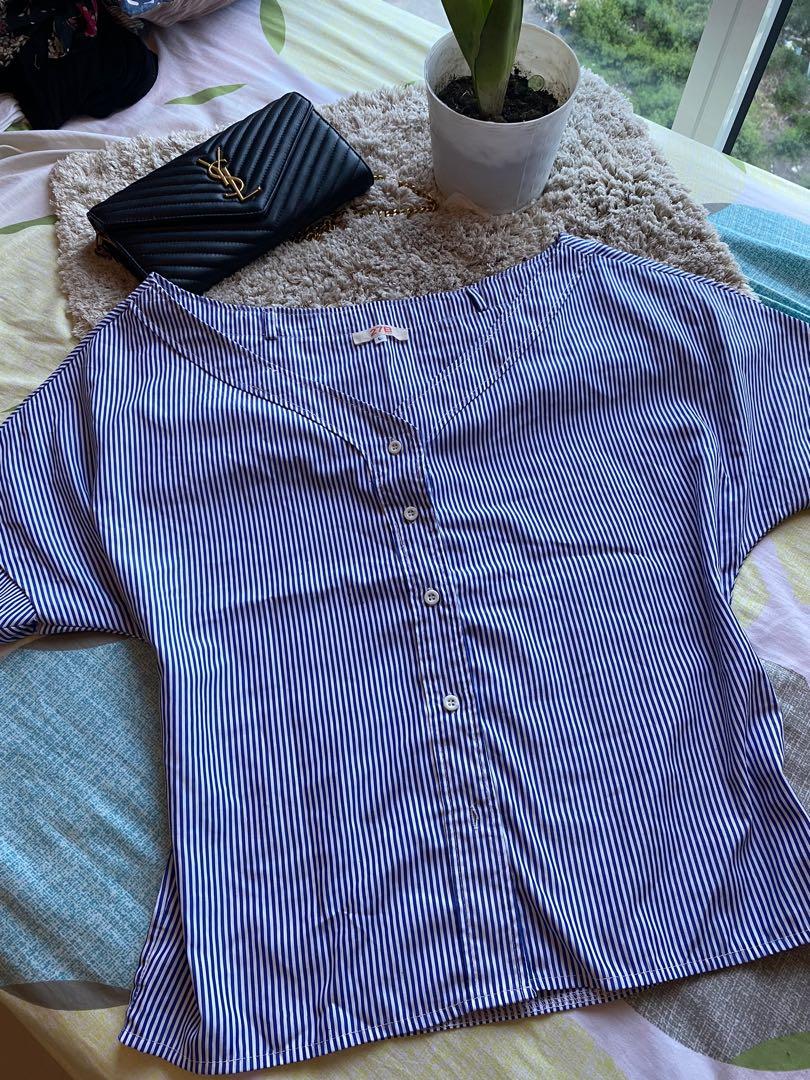 Casual Blouse - Large (Category: Blouses) located in Manila. Submitted by yourdeclutterdiva (Listing ID 1155653136, Image 1). Description: .