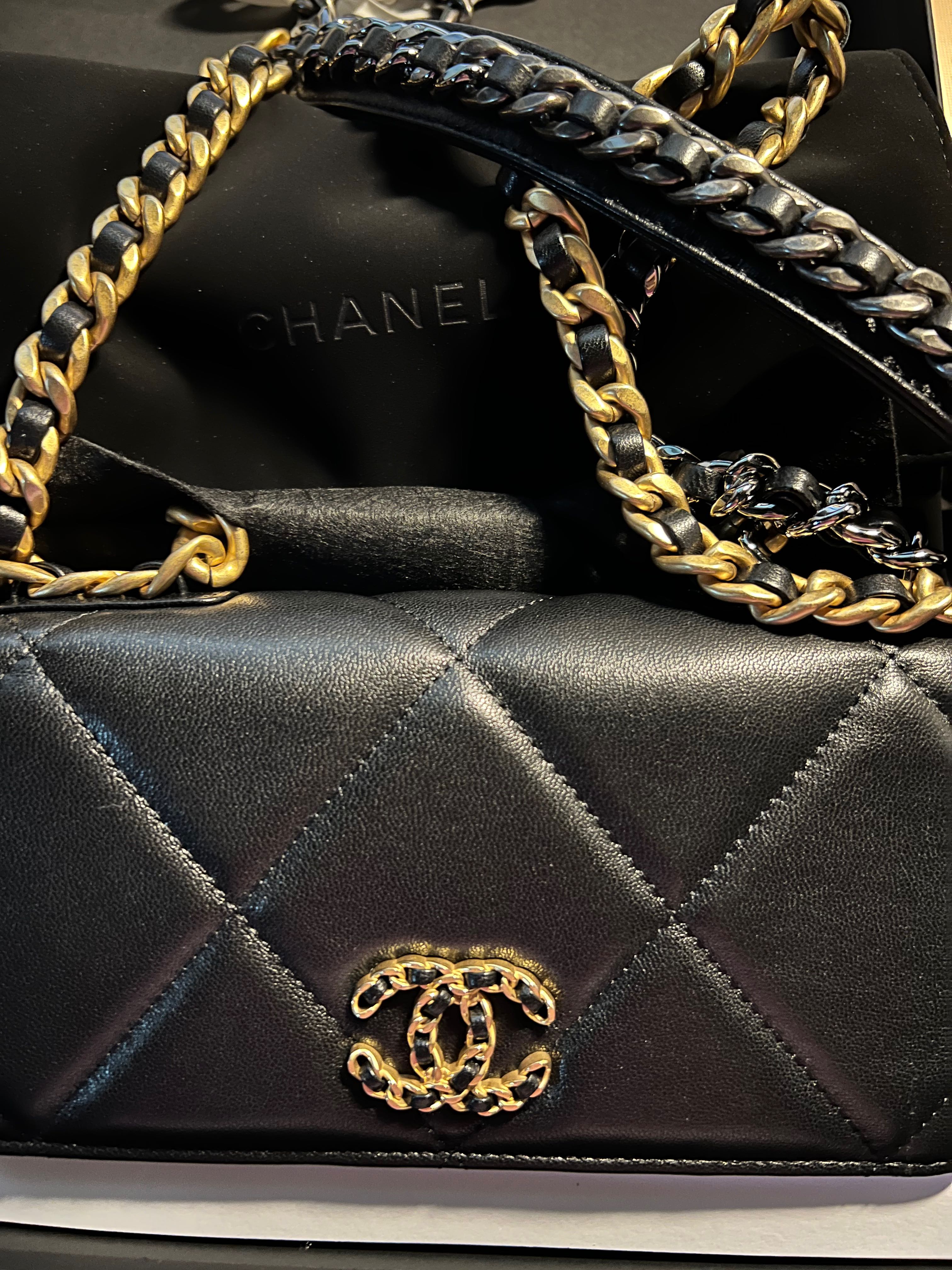 Chanel 19 Wallet on Chain (2022) WOC, Women's Fashion, Bags & Wallets