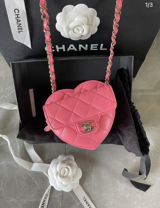 🦄Chanel 22S Small Heart Clutch Bag with Chain (Coral Pink