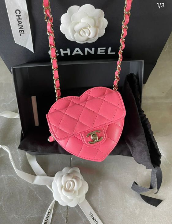 Chanel 22S Small Heart Clutch Bag with Chain (Coral Pink, Lambskin),  Women's Fashion, Bags & Wallets, Cross-body Bags on Carousell