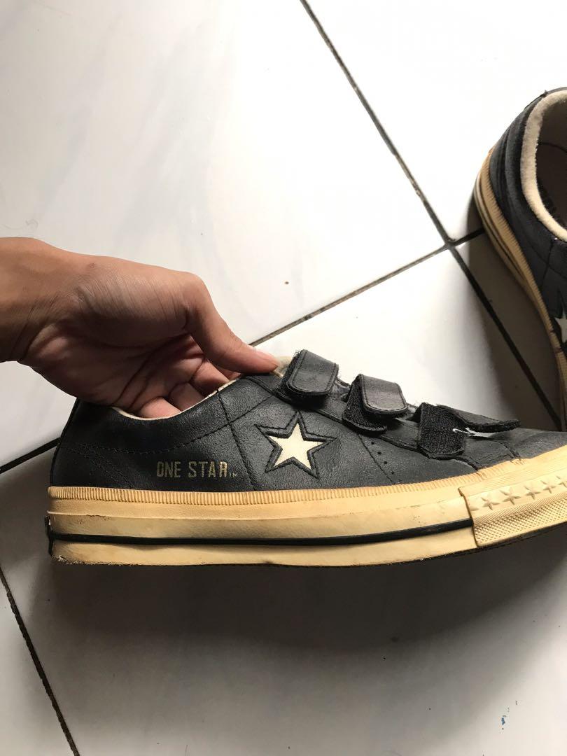 converse velcro leather Fesyen Pria Sepatu Sneakers di Carousell