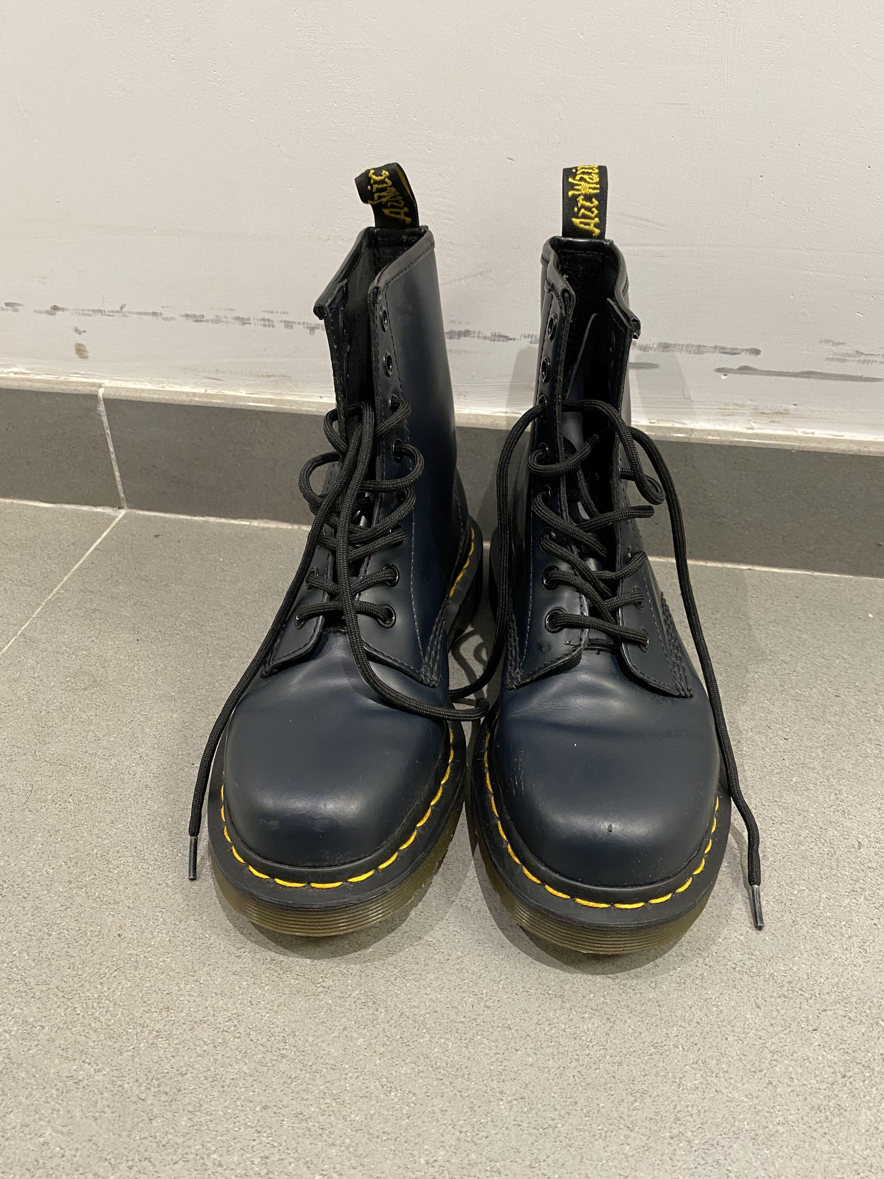 Dr Martens boots 38號, 女裝, 鞋, 靴 