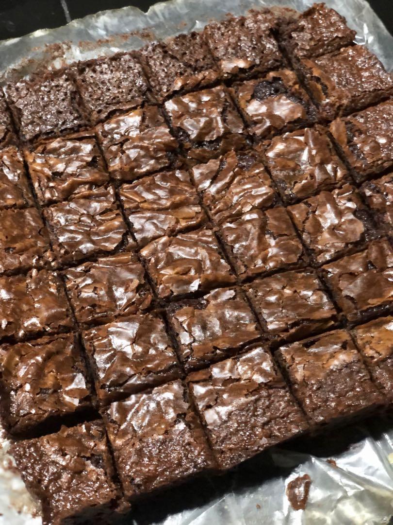 Fudge Brownies (Category: Homemade Bakes) located in Manila. Submitted by chemit97 (Listing ID 1155701193, Image 1). Description: Freshly baked For pre order .