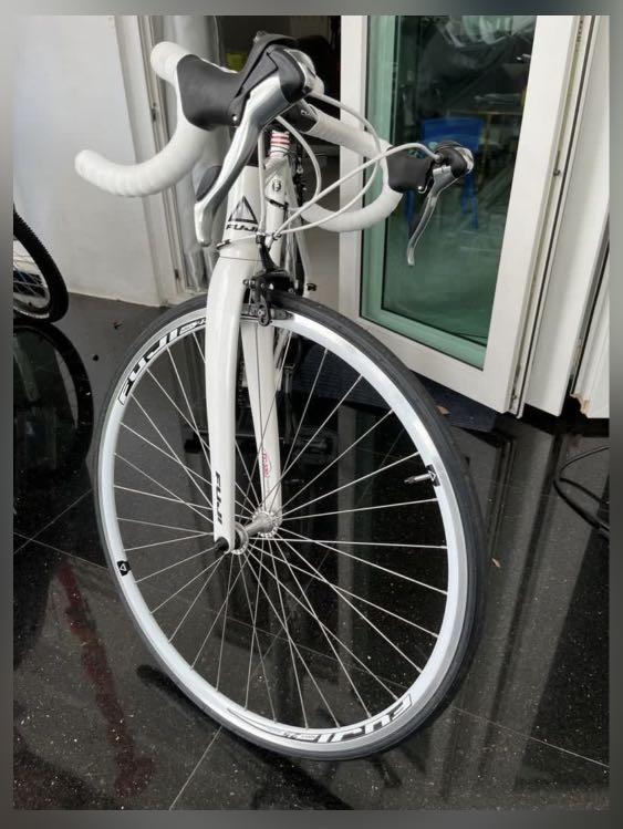 Fuji Barracuda Road Bicycle White S Sports Equipment Bicycles Parts Bicycles on Carousell