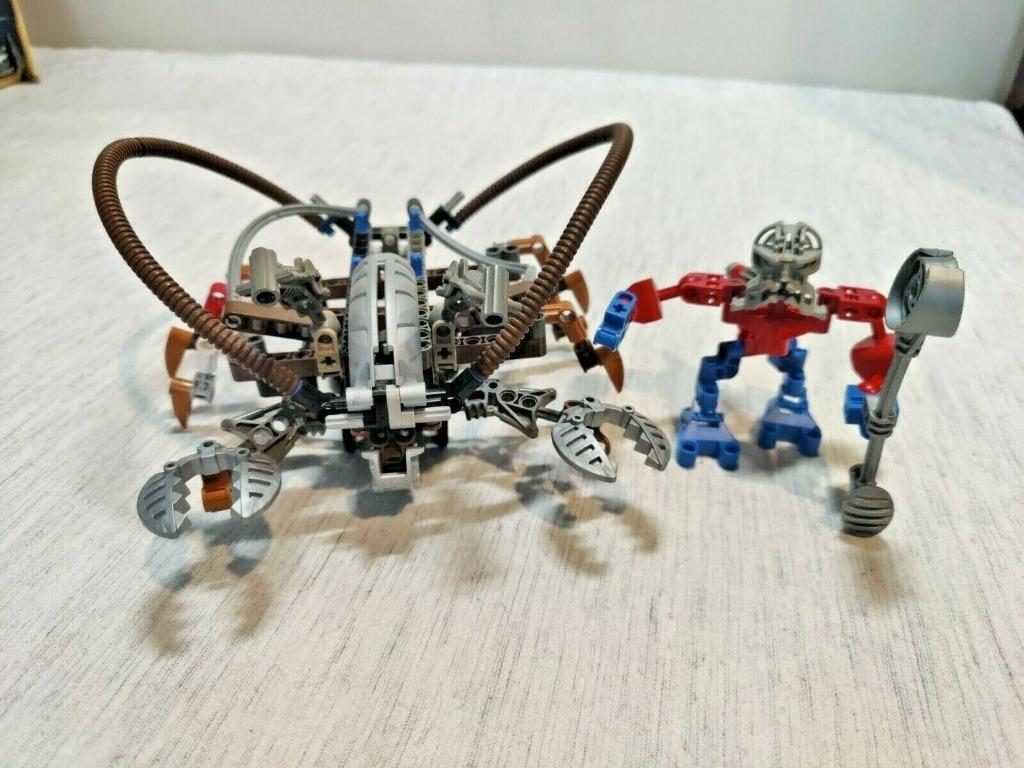 Lego Bionicle Warriors Takua and Pewku 