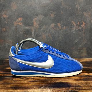 (Category: ) located in . Submitted by rowang_bundle.sneakers (Listing ID 1155734221, Image 1). Description: .