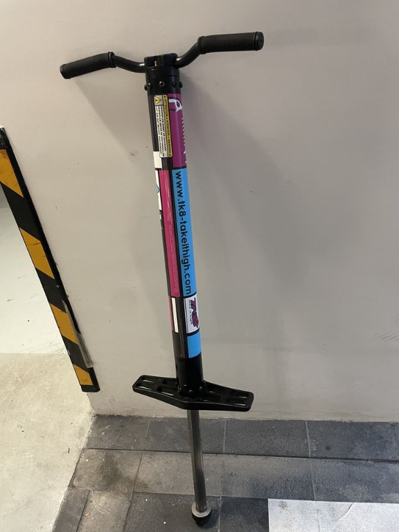 Pogo stick 100 kg 2025