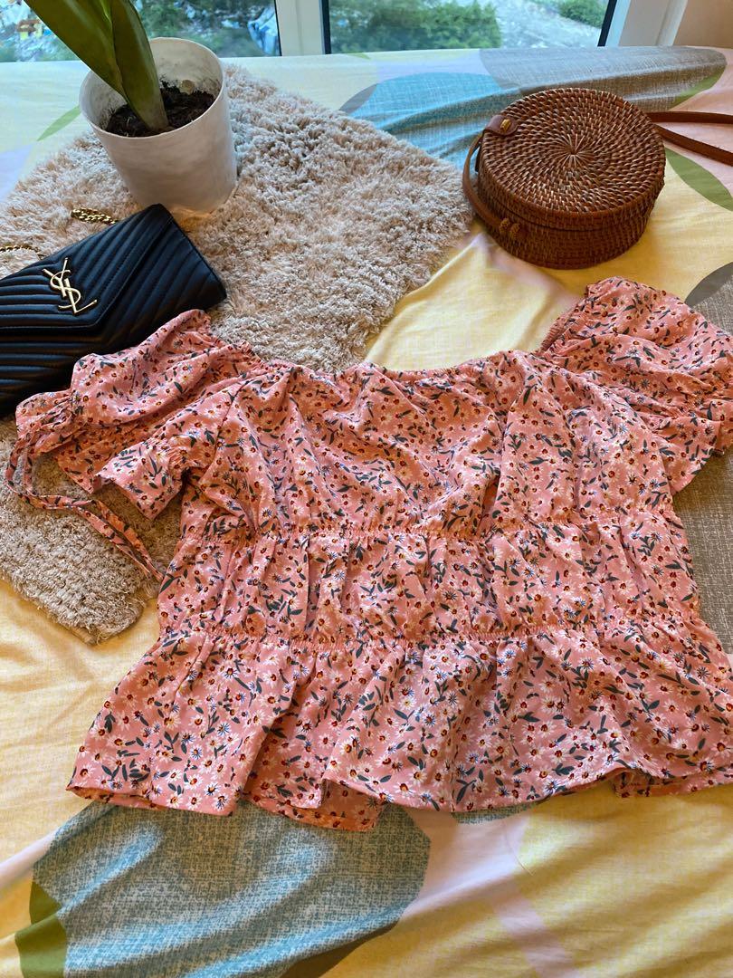 Puff offshoulder Shein (Category: Blouses) located in Manila. Submitted by yourdeclutterdiva (Listing ID 1155664862, Image 1). Description: .