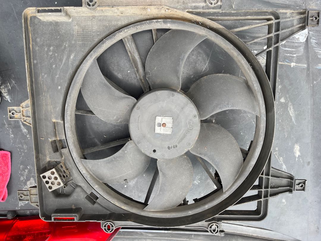 Renault kangoo Radiator Fan, Auto Accessories on Carousell