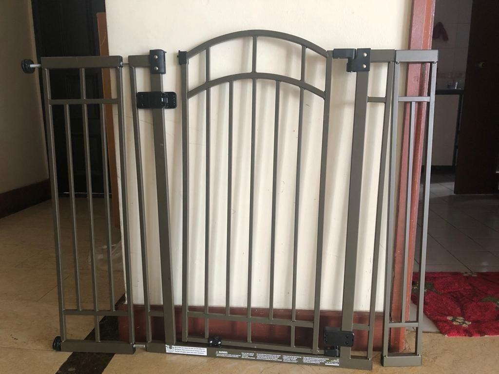 Summer infant main street safety gate top
