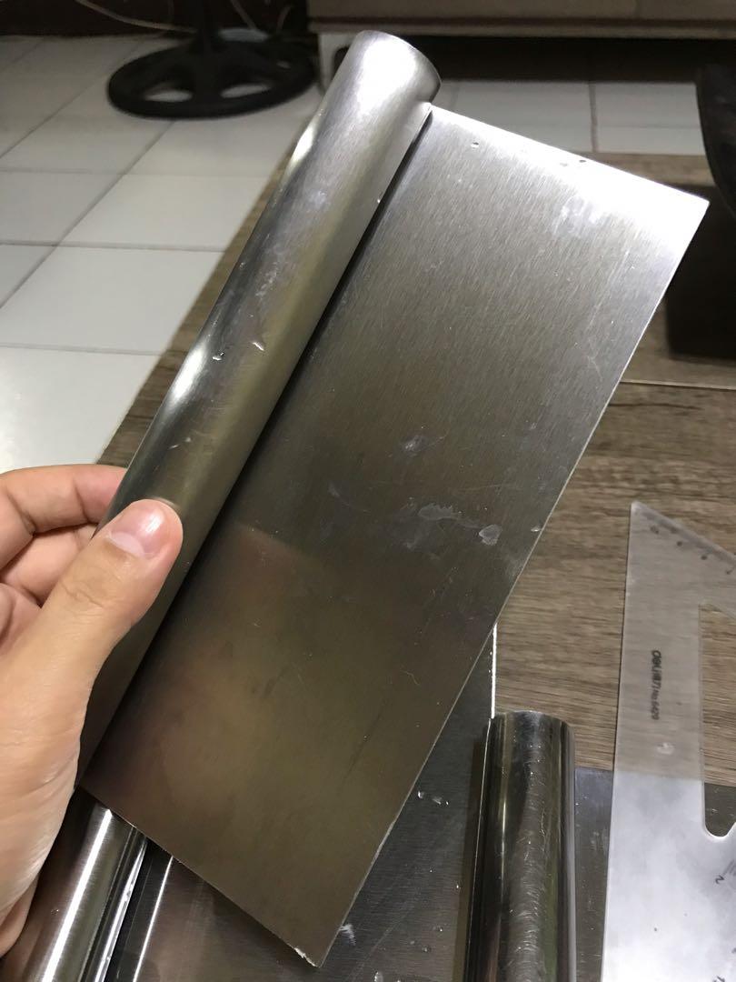 Stainless Steel Cake Scraper (Category: Bakeware) located in Marikina City. Submitted by bakersclosetph (Listing ID 1155710040, Image 1). Description: L: 8" -selling price is posted and final -no tiktok shop/no shop3e checkout -no COD -payment thru BPI/Gcash fund transfer only .