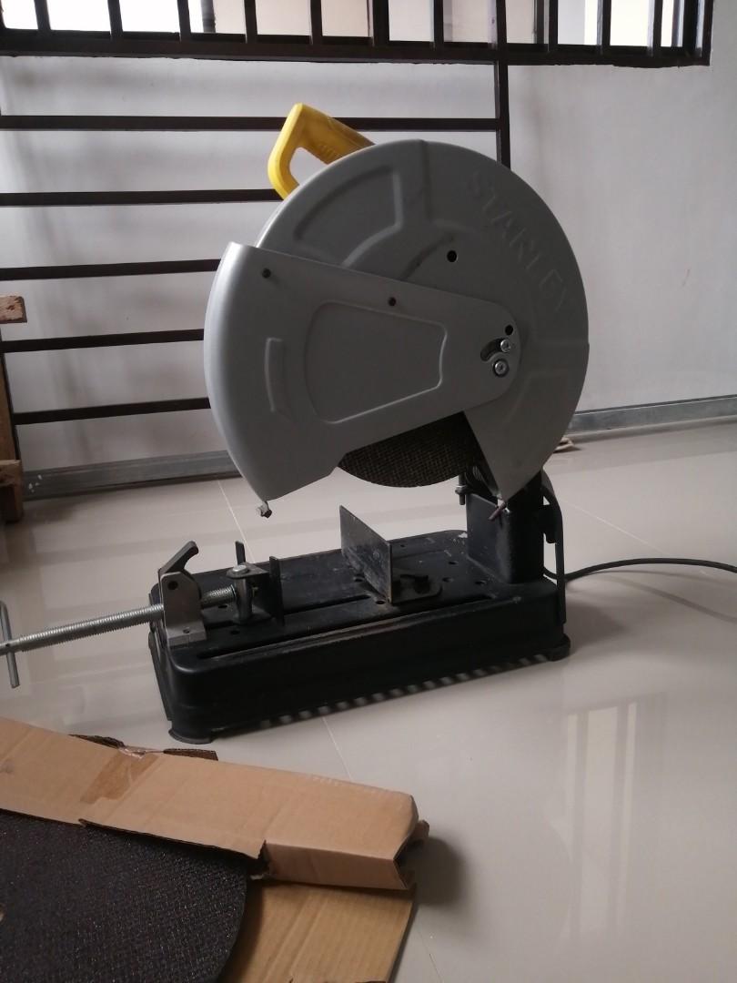 Stanley SSC22 metal cutter, Commercial & Industrial, Construction Tools ...