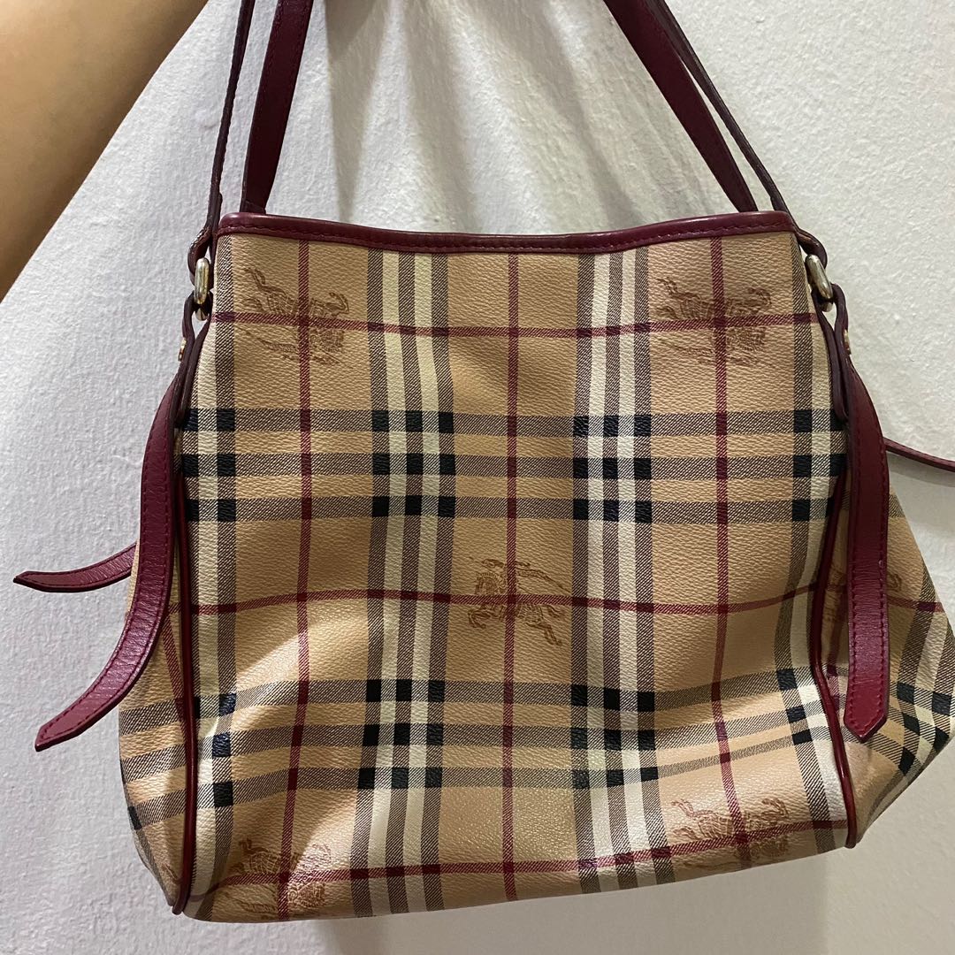 100% Original Burberry Horseferry Tote Bag, Luxury, Bags & Wallets on  Carousell