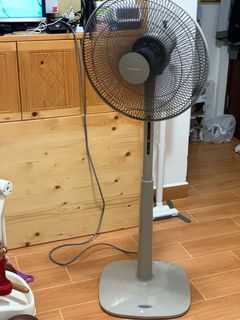 （分類：）位於 。 由 adrian3128 提交（商品編號 1141561982，圖片 1）。簡介： 。