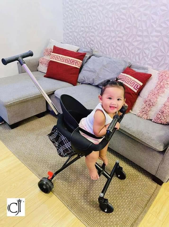 4WHEELS PORTABLE STROLLER/TROLLY FOR KIDS (Category: Strollers) located in Manila. Submitted by minidivisoria (Listing ID 1155948668, Image 2). Description: RESELLER PRICE: 1200php 4WHEELS PORTABLE STROLLER/TROLLY FOR KIDS ￼ ✔️MODEL-DD05 ✔️WITH BASKET ✔️Stroller Color:Black ✔️Cushion Colour: Random,Random ✔️Weight Capacity: 25kls -NO Spring -2Side belt 100% Real product & high quality • The joystick steering makes it easy to ride and get around b