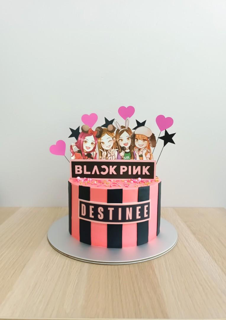 Mom and daughters team up to make BTS, BLACKPINK and K-pop star cakes -  Good Morning America