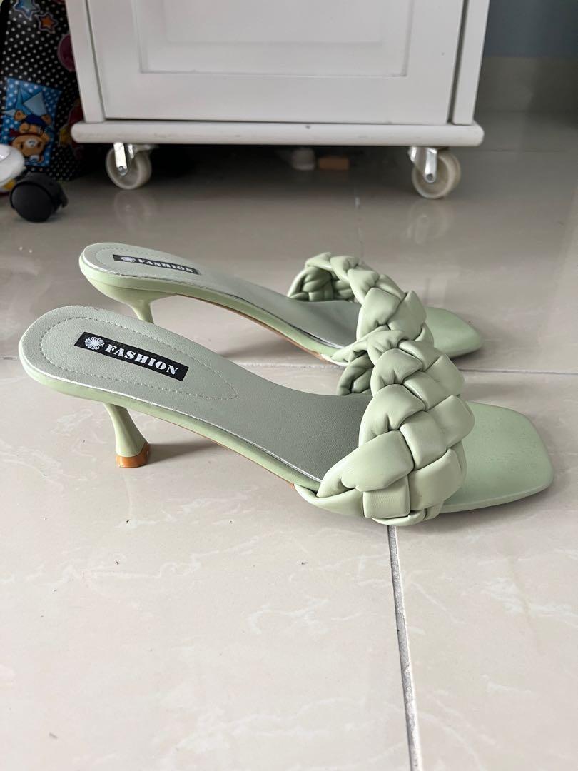 Sage green sandals 2025