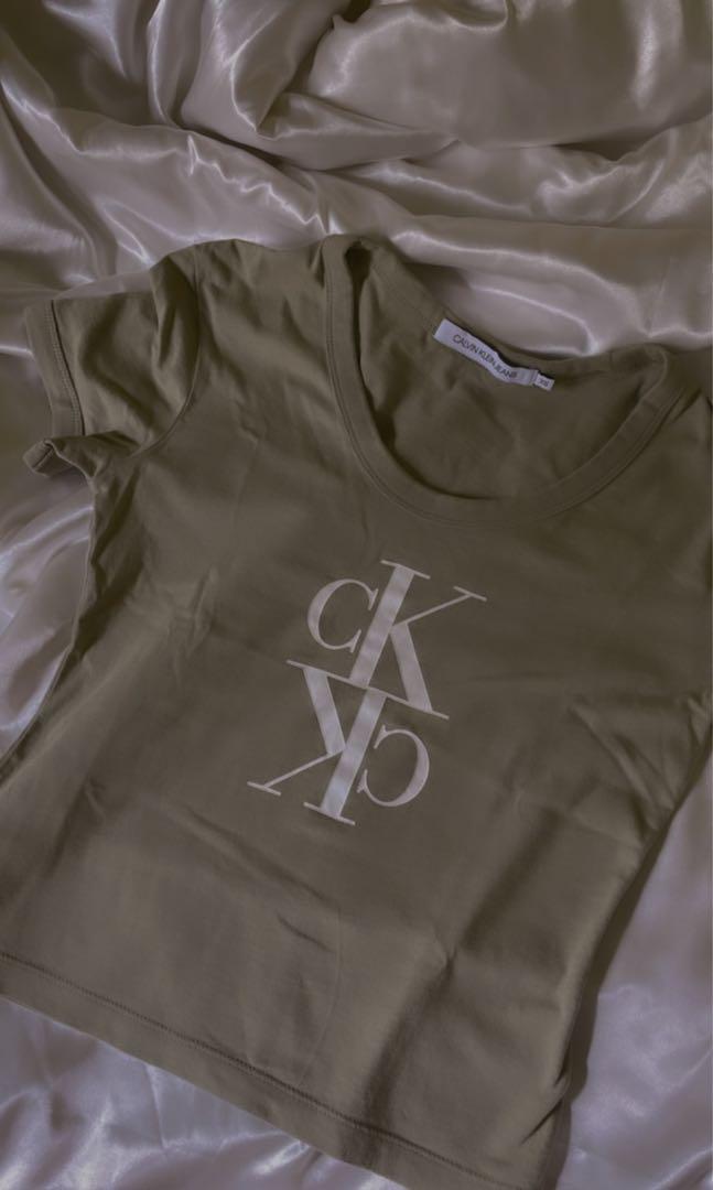 Calvin Klein sage green top, Women's Fashion, Tops, Shirts on Carousell