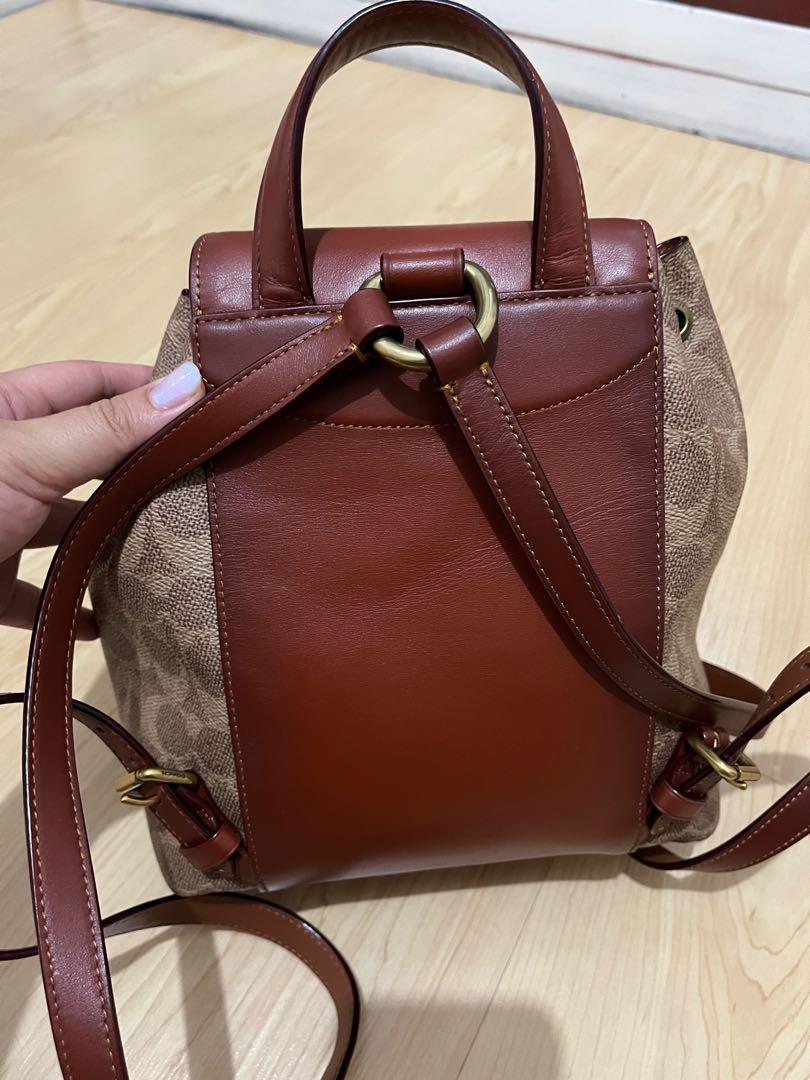 Coach evie backpack 22 in signature canvas, Barang Mewah, Tas & Dompet