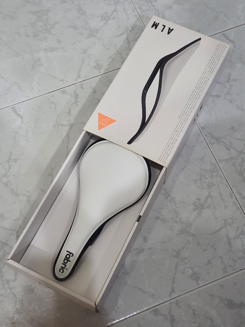 FABRIC SADDLE ALM ULTIMATE ホワイト fabric ( ファブリック ) ALM
