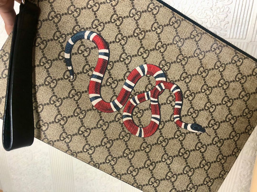 GUCCI King Snake Hummingbird GG Supreme Embroidered Clutch Bag Beige 4