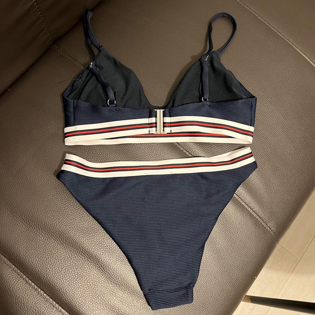H & M bikini swimsuit （分類：泳衣）位於 Hong Kong。 由 maeee5 提交（商品編號 1155862931，圖片 3）。簡介： H & M bikini swimsuit Size S I cut tags Only one time use for shooting Washed 。