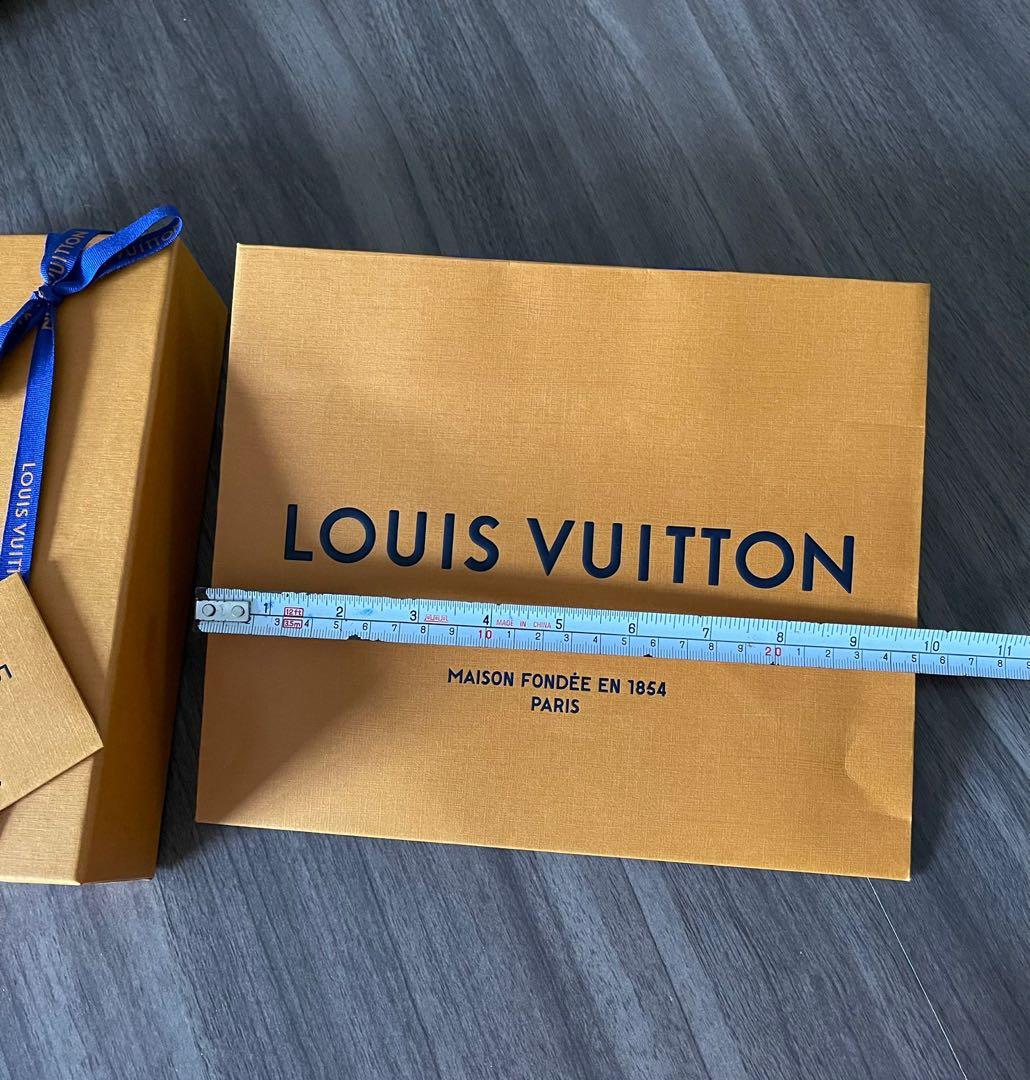 Two-tier Louis Vuitton Gift Box and Handbag - CakeIndulge PH