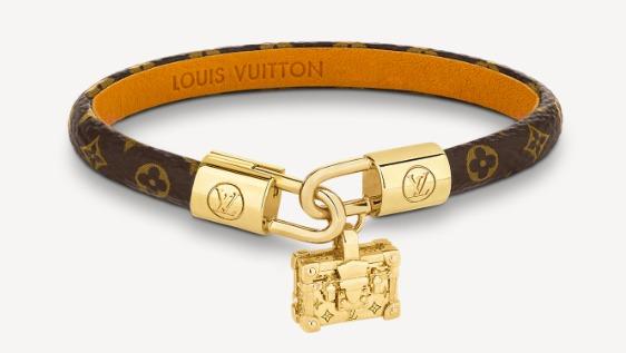 Louis Vuitton Petite Malle Charm Bracelet Monogram Canvas. Size 19