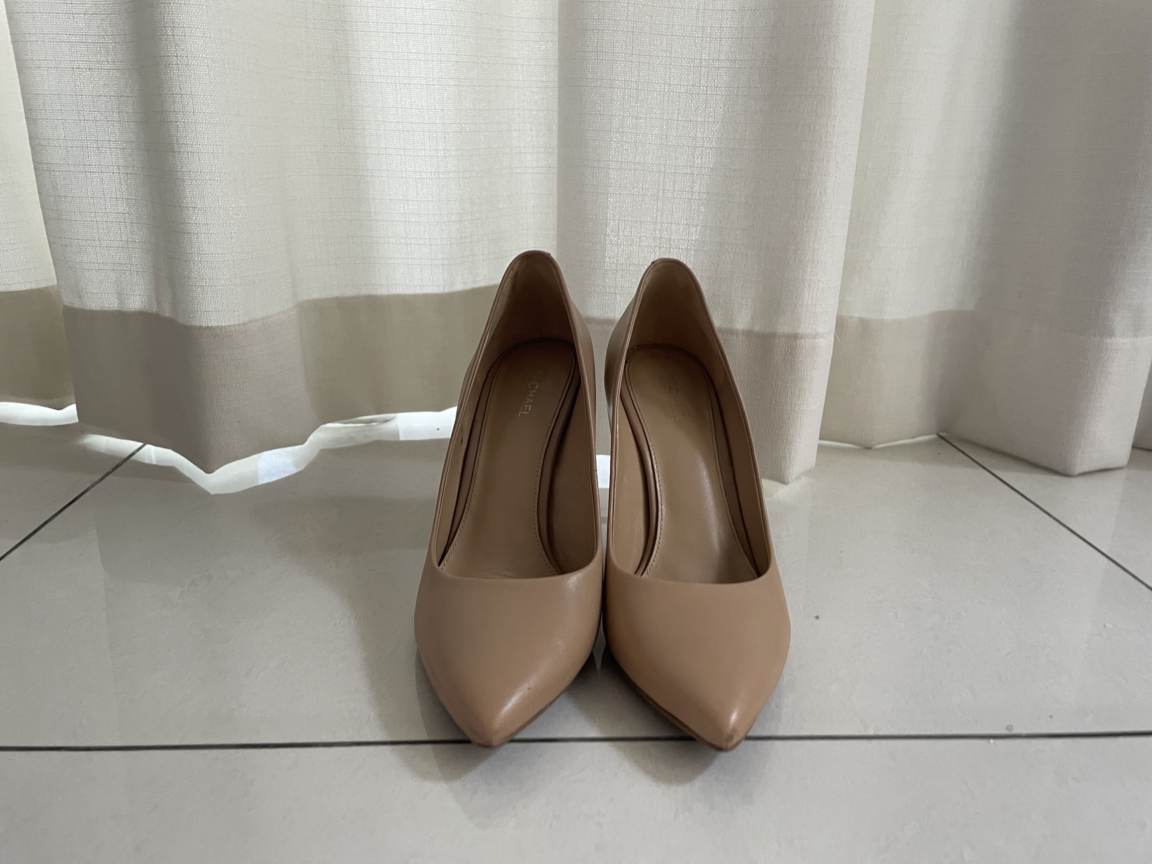 Michael kors nude heel hot sale