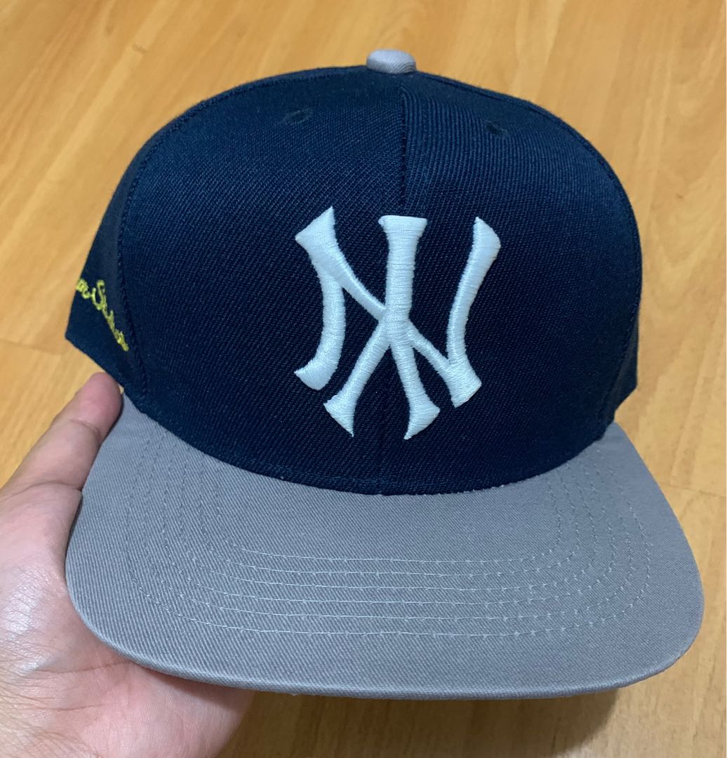 Upside down new york yankees hat store