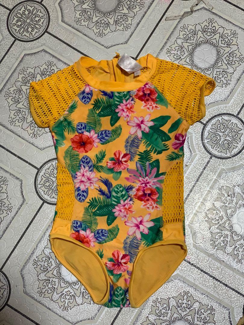 One Piece Rash Guard for Kids 56T, Babies & Kids, Babies & Kids